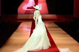 中国广州婚博会现场婚纱礼服时尚发布会 中国广州婚博会现场婚纱礼服时尚发布会