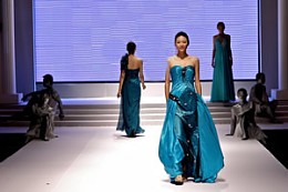 中国广州婚博会上婚纱礼服流行时尚发布会 中国广州婚博会上婚纱礼服流行时尚发布会